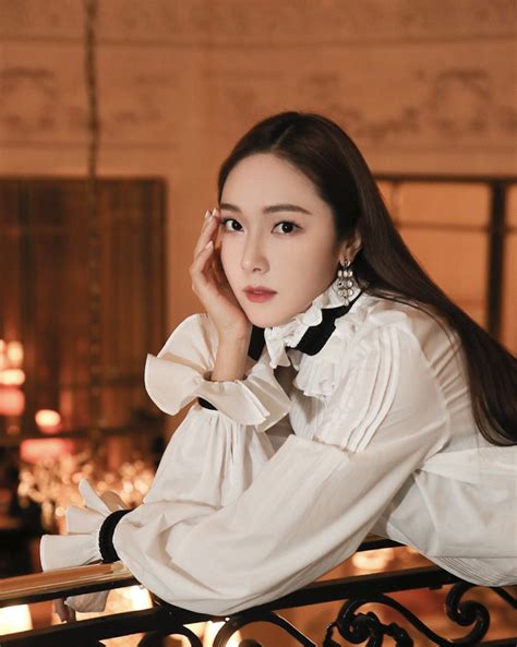 How former SNSD star Jessica Jung spends her millions